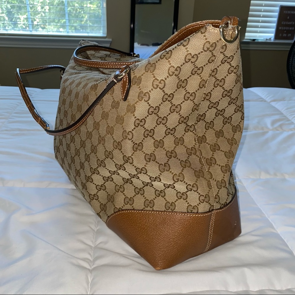 **SOLD**Gucci Bree Weekender Bag - Picture 3 of 16